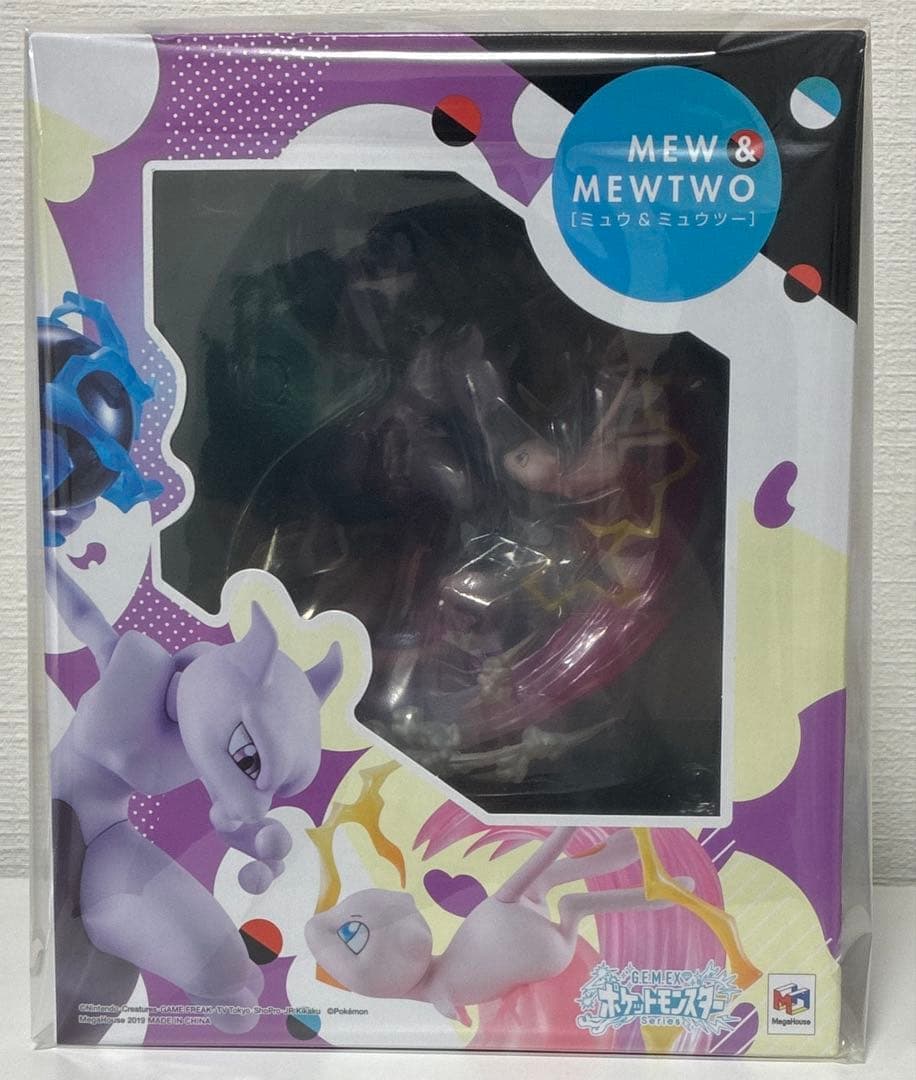 Mew & Mewtwo