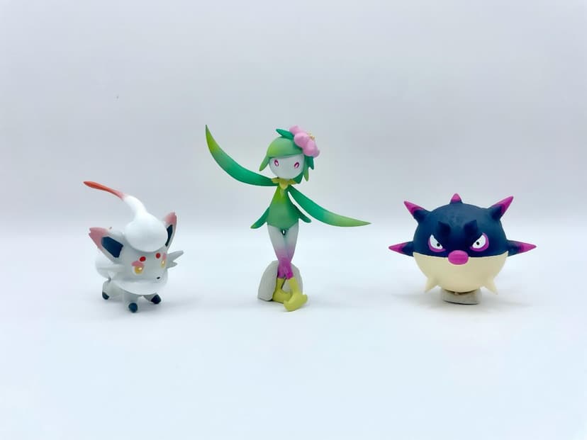 Zorua — Zorua, Liligrant y Qwilfish de hisui tamaño “Takara Tomy”