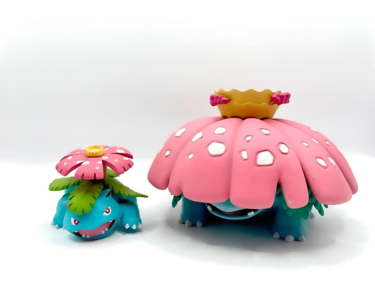 Venusaur Gigantamax Venusaur tamaña “Takara Tomy “
