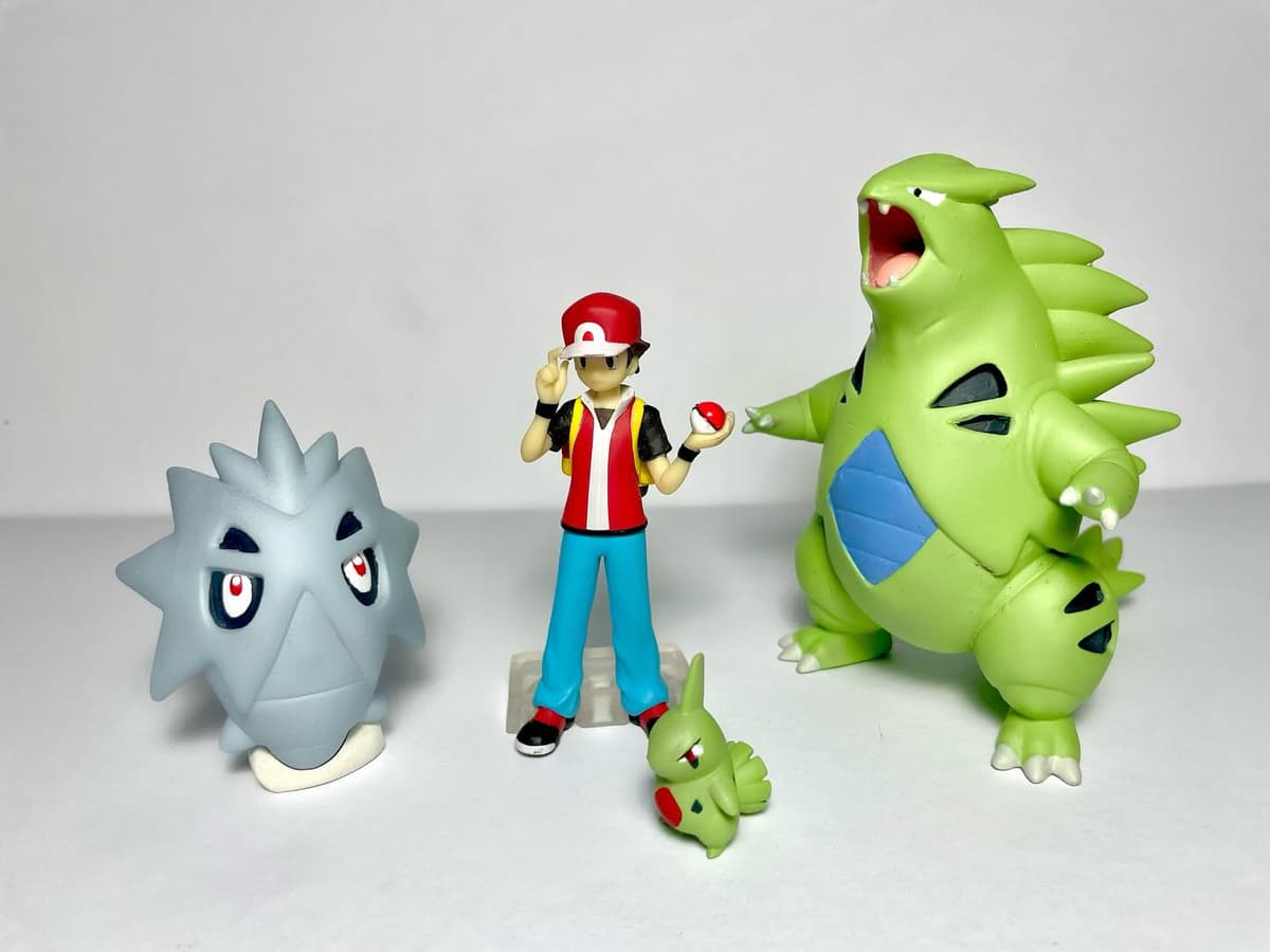 Tyranitar Línea evolutiva Tyranitar escala 1/20.