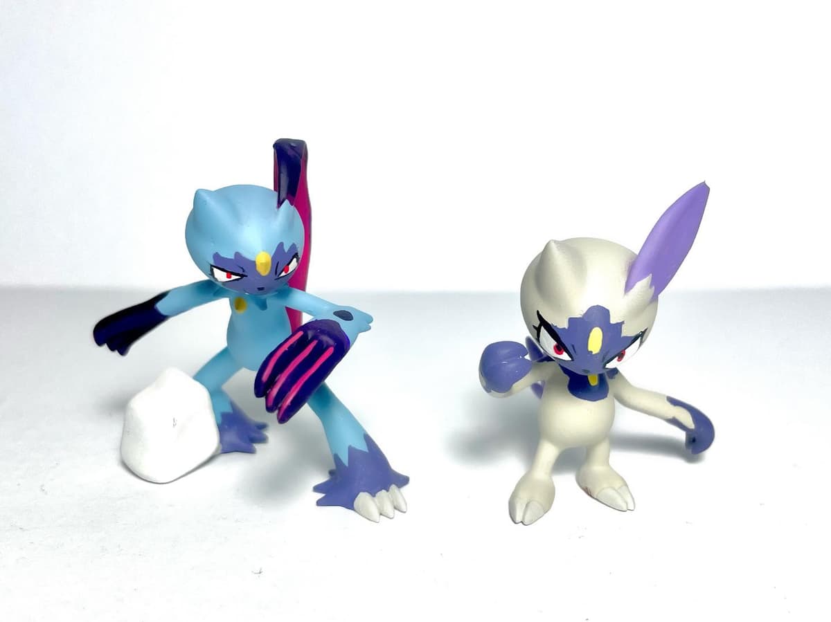 Sneasel Sneasel Hisui y Sneasler tamaño “Takara Tomy “