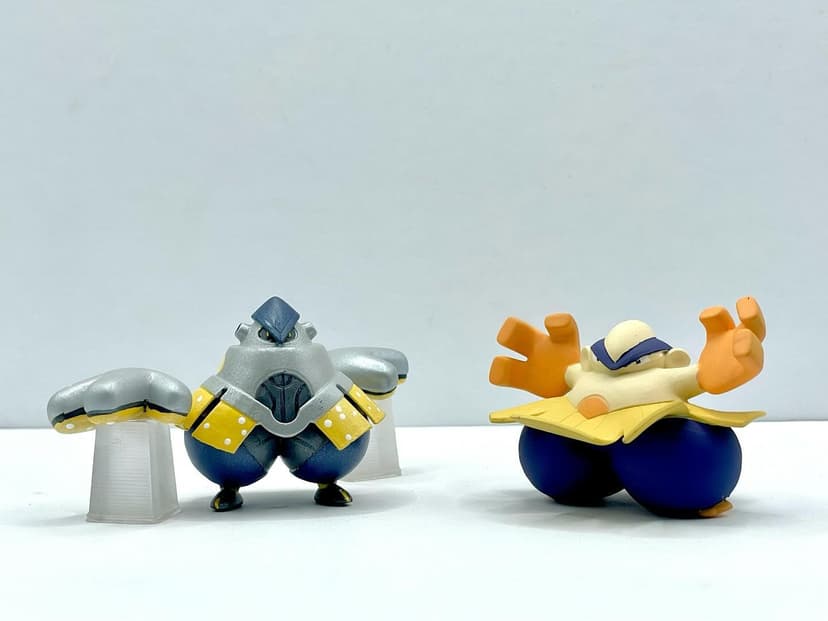 Hariyama — Hariyama & Iron Hands tamaño “Takara Tomy “