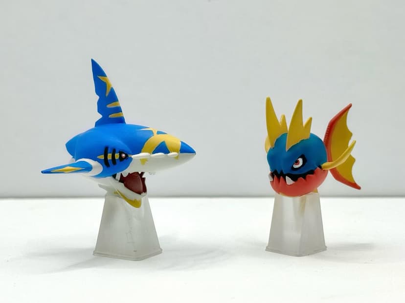 Sharpedo — Mega Sharpedo & Carvanha tamaño “Tomy”