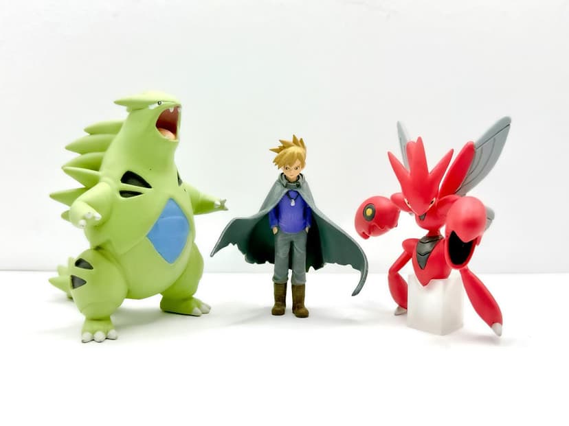 Tyranitar — Tyranitar & Scizor escala 1/20