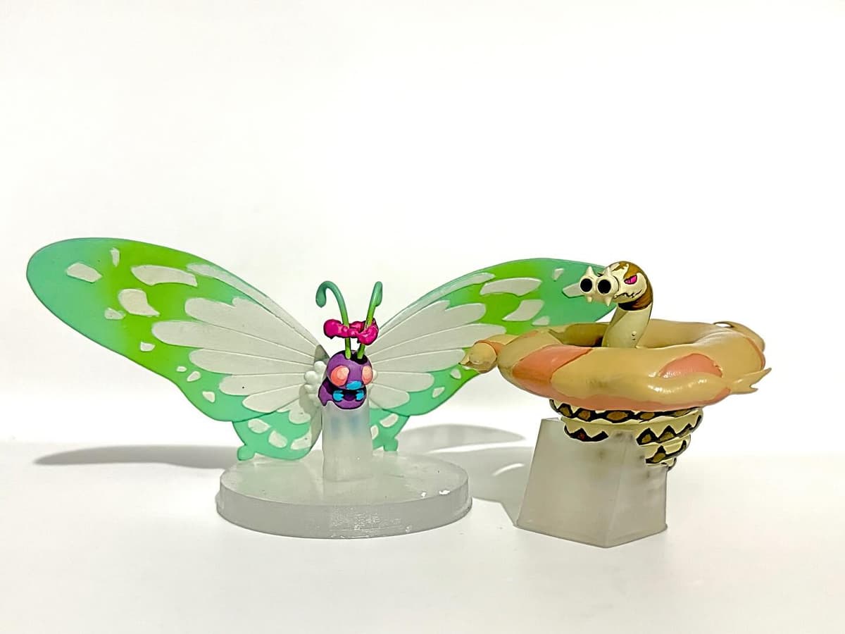 Butterfree Gigantamax Butterfree & Sandaconda tamaño tipo “Takara Tomy”