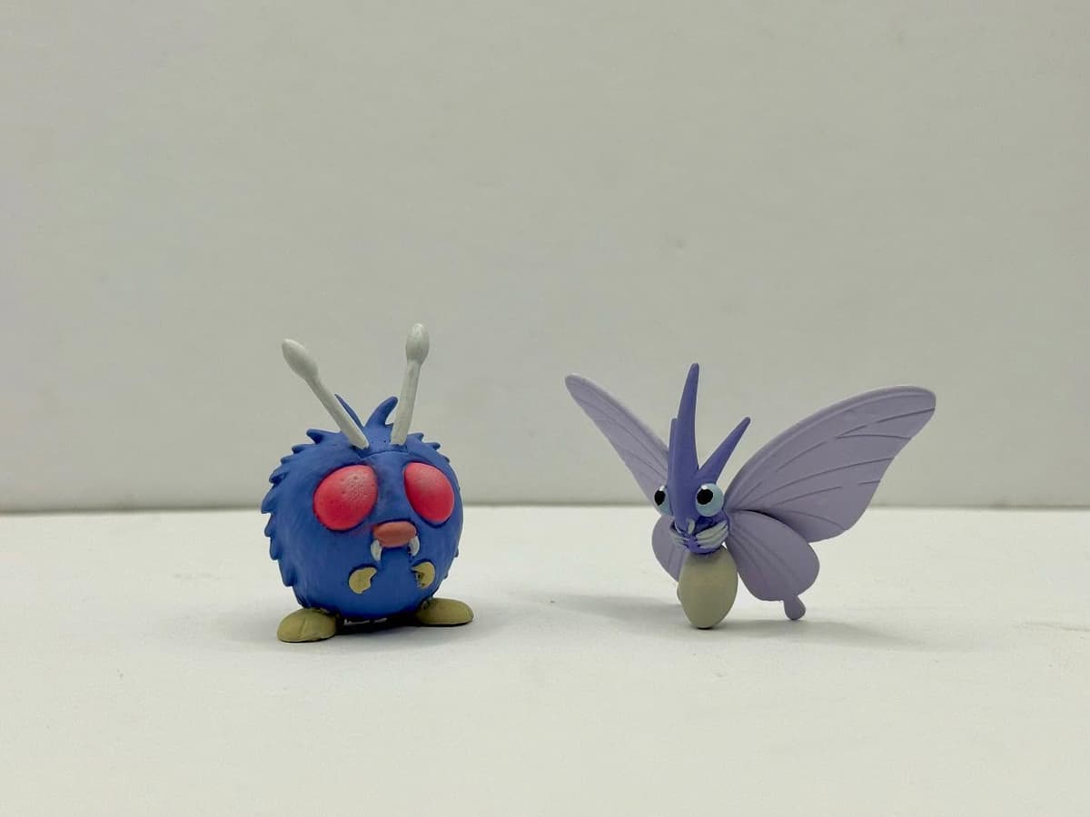 Venomoth Línea Venomoth tamaño tipo “Tomy “