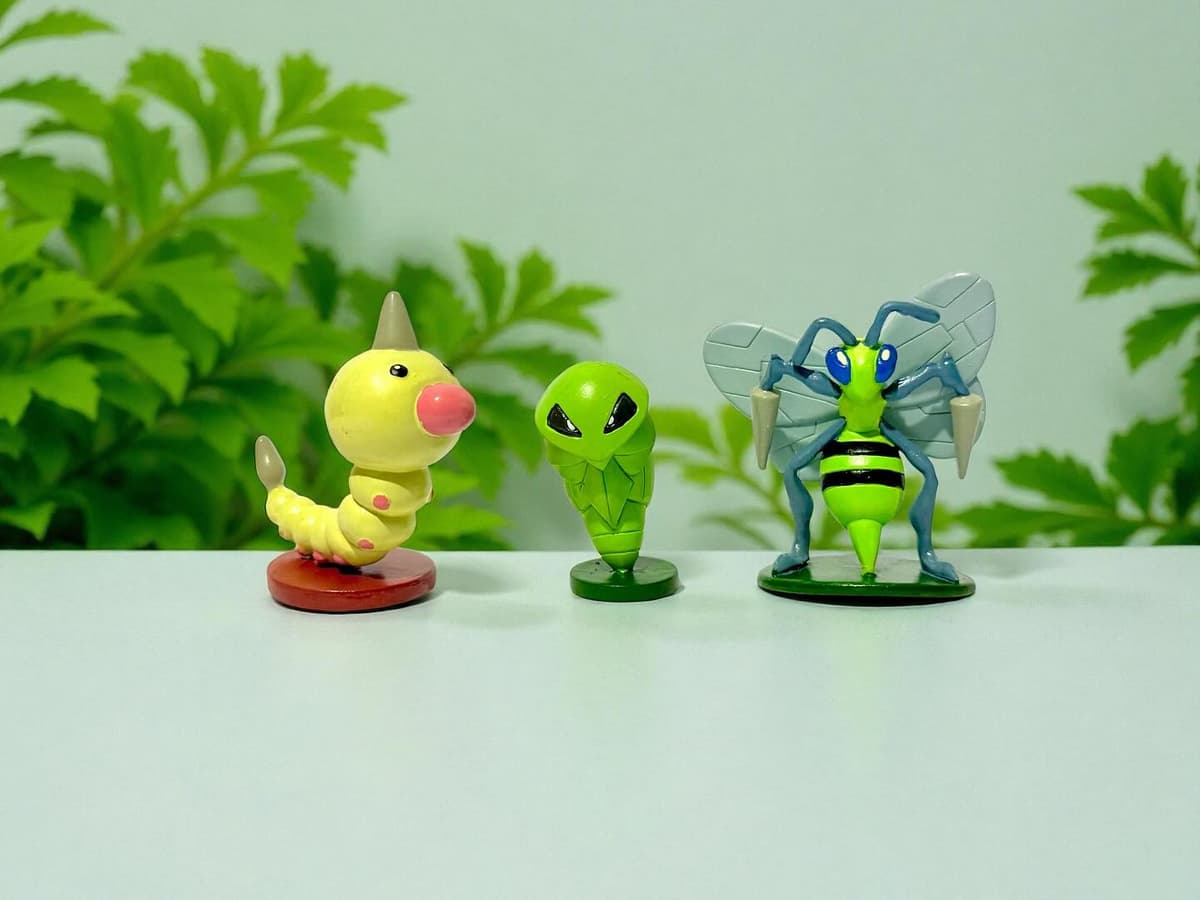 Beedrill Repintando de Línea Evolutiva Beedrill marca “Takara Tomy “