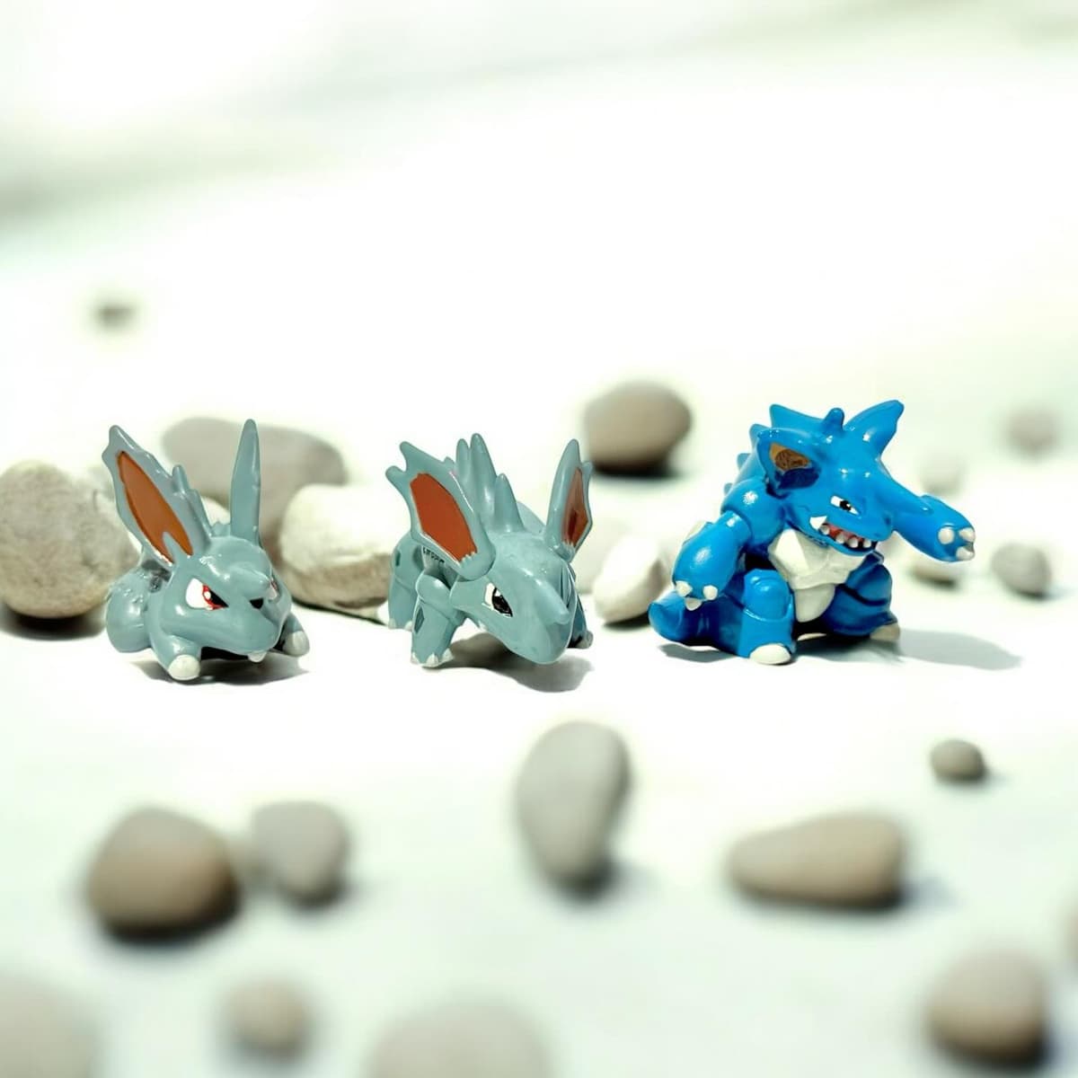 Nidoking Repintado en Shiny línea evolutiva Nidoking de “Takara Tomy “