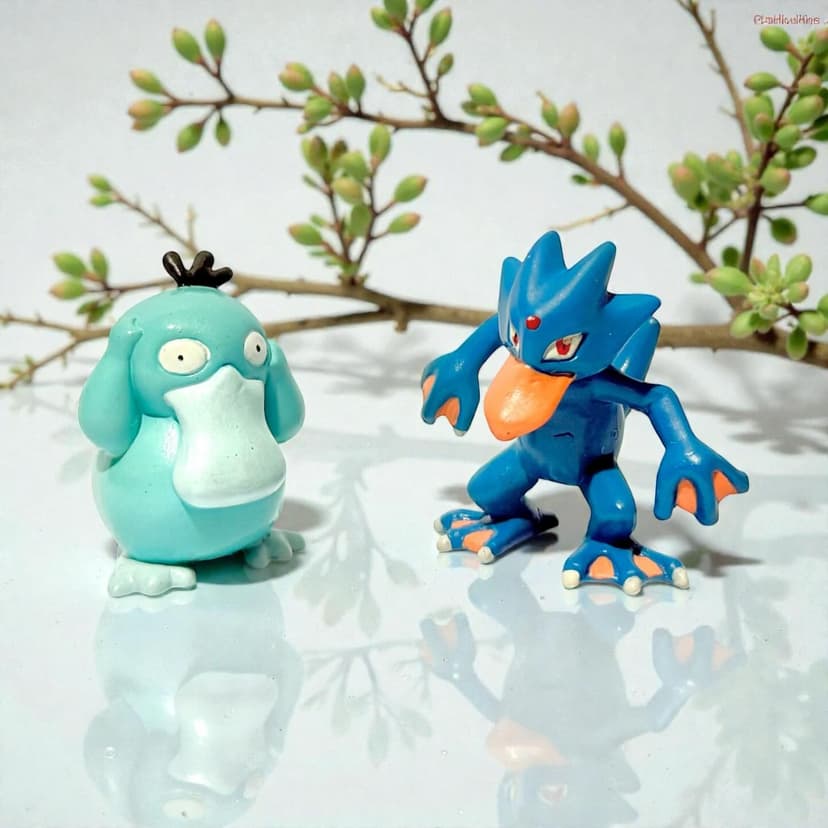 Golduck — Repintado en Shiny línea evolutiva Golduck de “Takara Tomy “