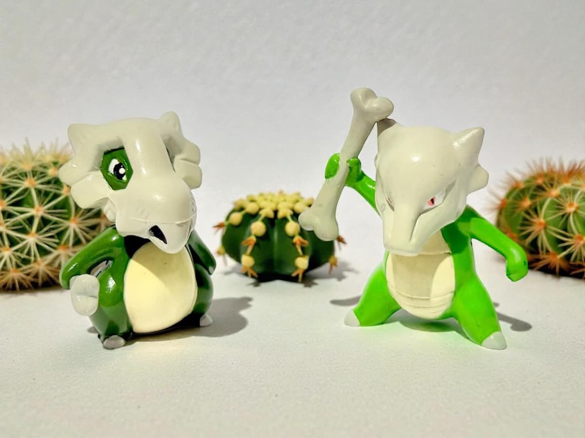 Marowak Repintado de línea Marowak en Shiny