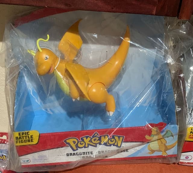 Dragonite · Epic Battle Figure