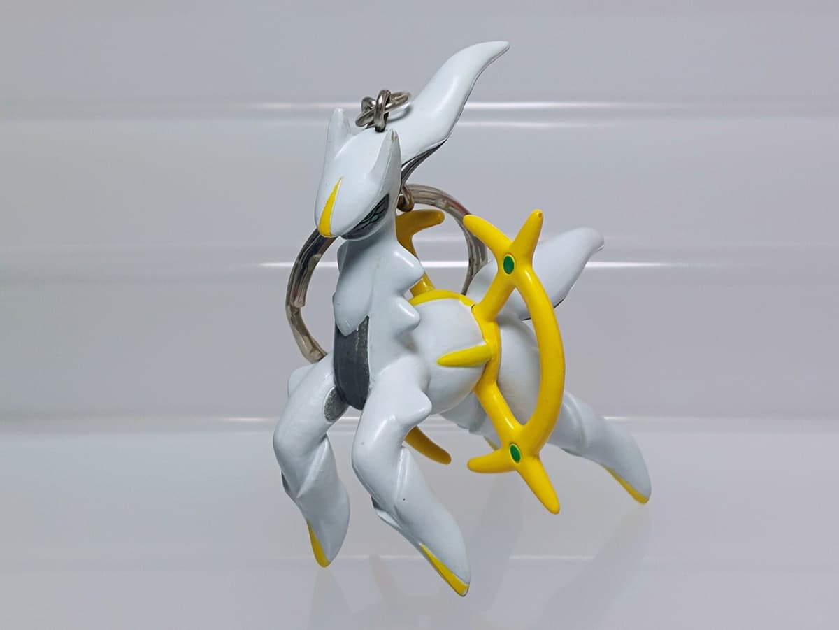 Arceus 4等 keychain figure (~6cm)