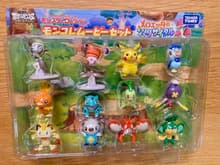 Caja 6 · Meloetta & Bulbasaur & Pikachu & Meowth & Chikorita & Torchic & Corphish & Piplup & Drifloon & Oshawott & Pansage