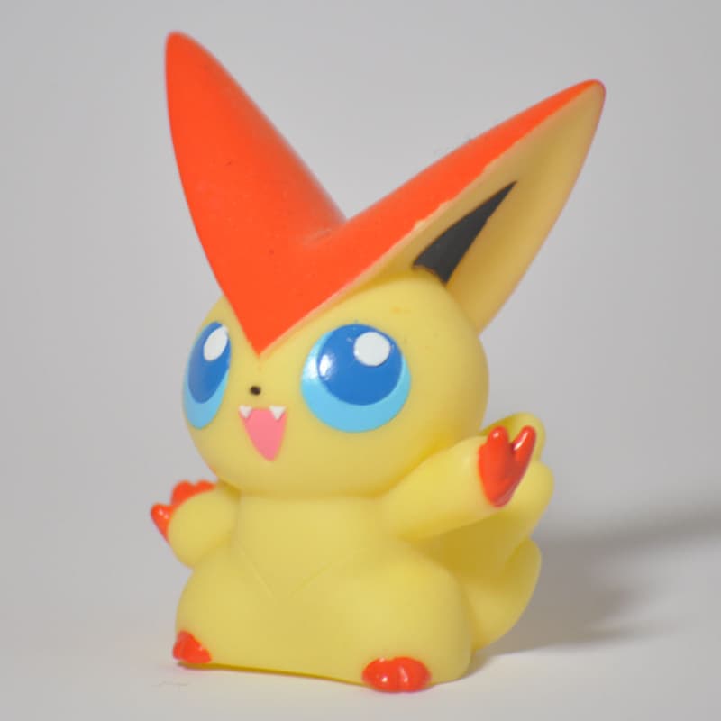 Victini Attack Pose Pokémon Kids BW 2