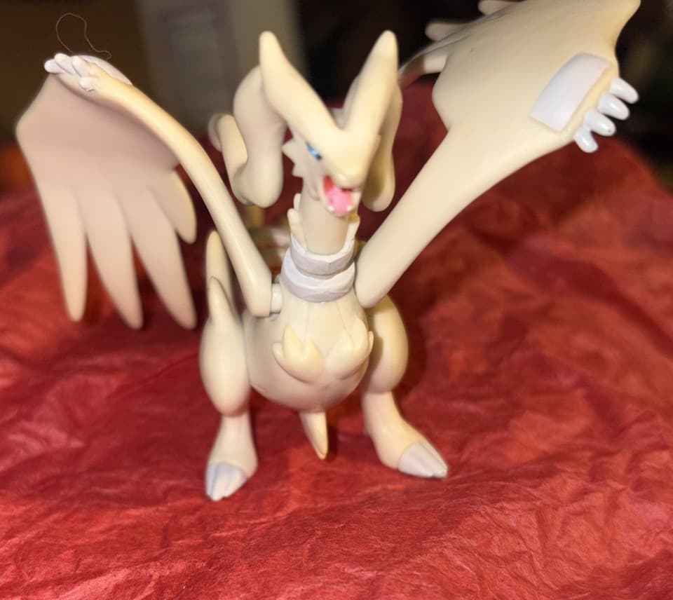 Reshiram Standard
