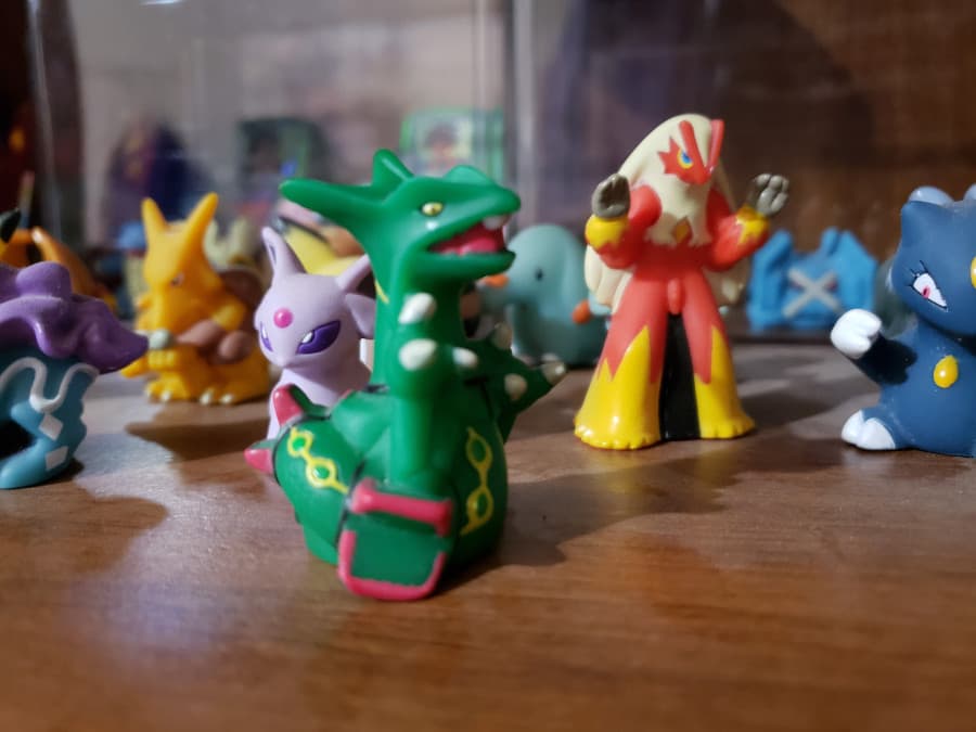 Rayquaza V-Trainer