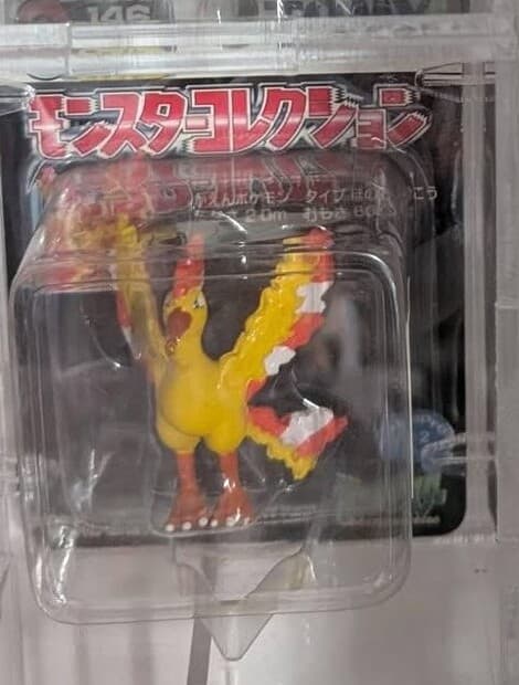 Moltres · caja Whitestripe